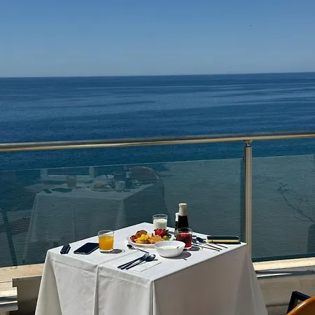 Hotel Coastal *